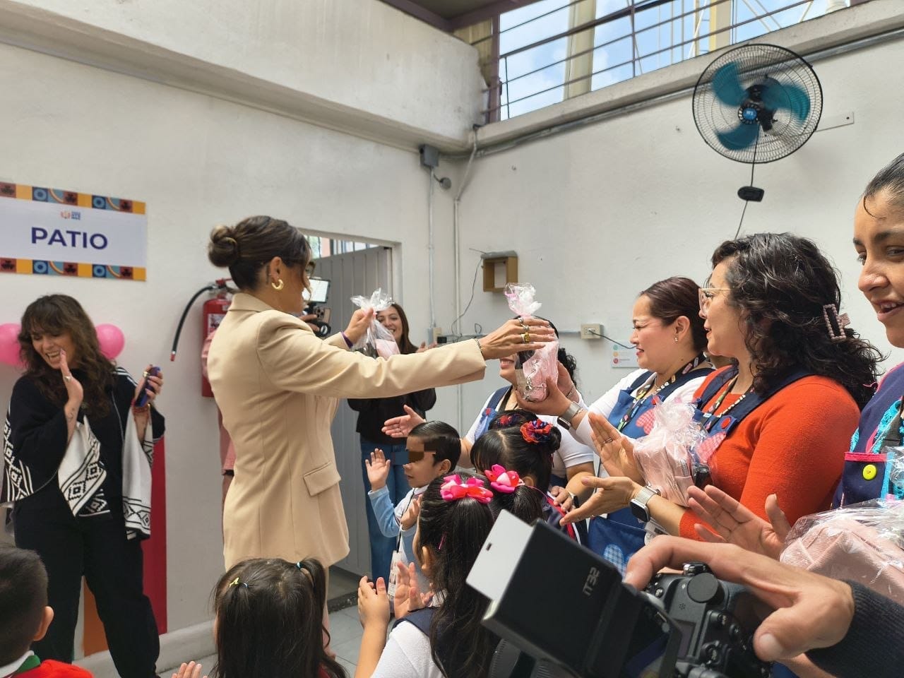 CON DESCABLÉALE RETIRAMOS 550 METROS DE CABLEADO EN DESUSO EN LA COLONIA HIPÓDROMO