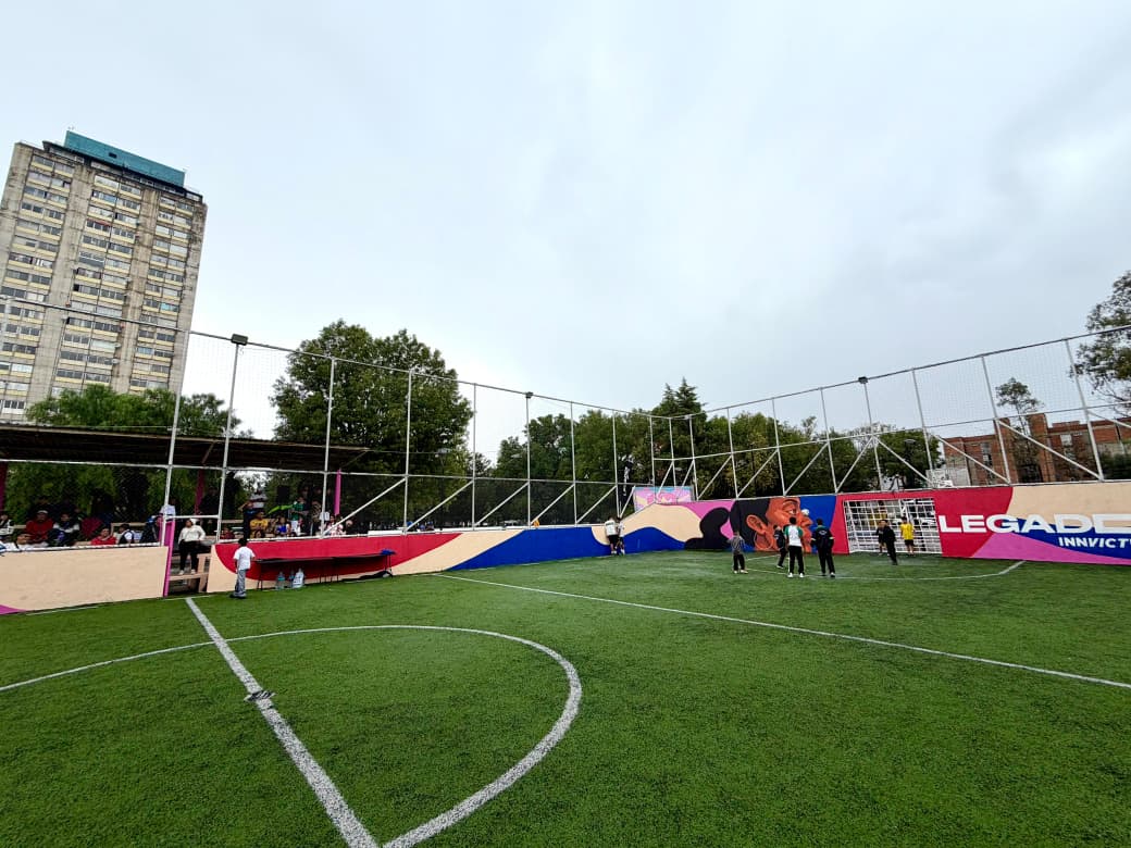RENACE CUAUHTÉMOC RECUPERA CANCHA DE FUTBOL EN TLATELOLCO PARA 3 MIL NIÑAS, NIÑOS Y JÓVENES