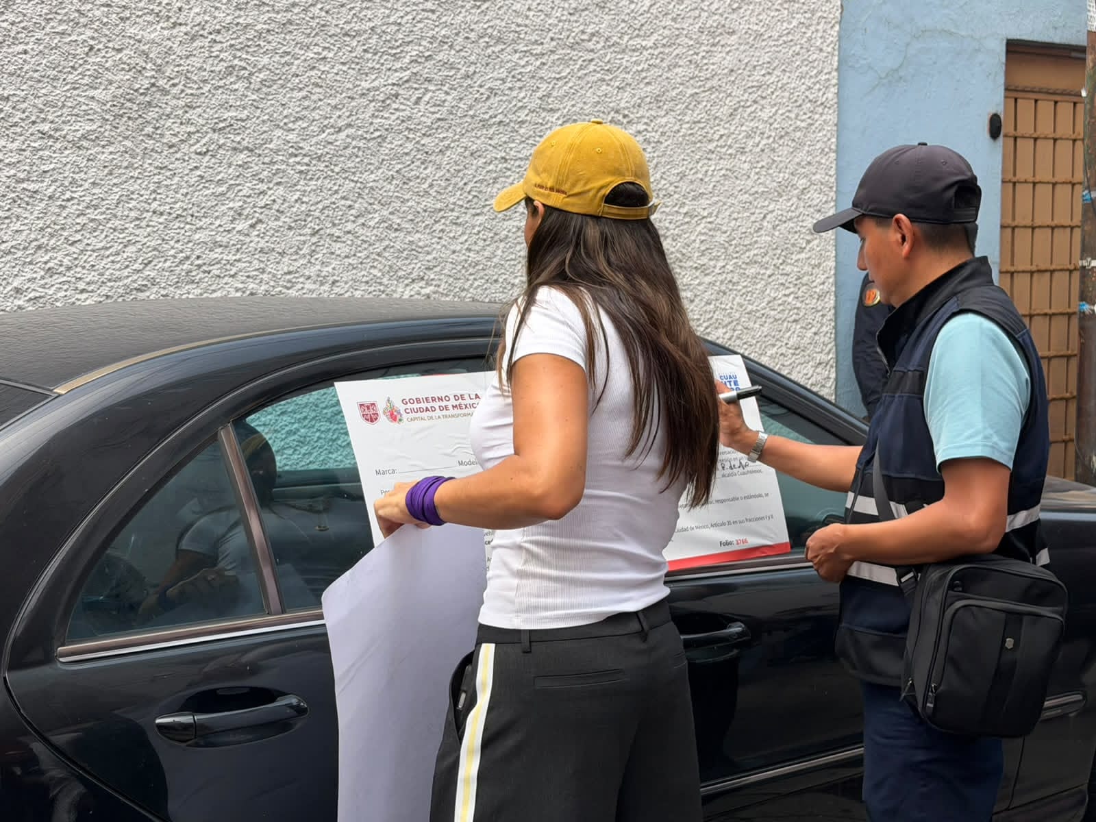 ALE ROJO DE LA VEGA RECORRE LA OBRERA EN JORNADA DE ALCALDÍA EN TUS MANOS