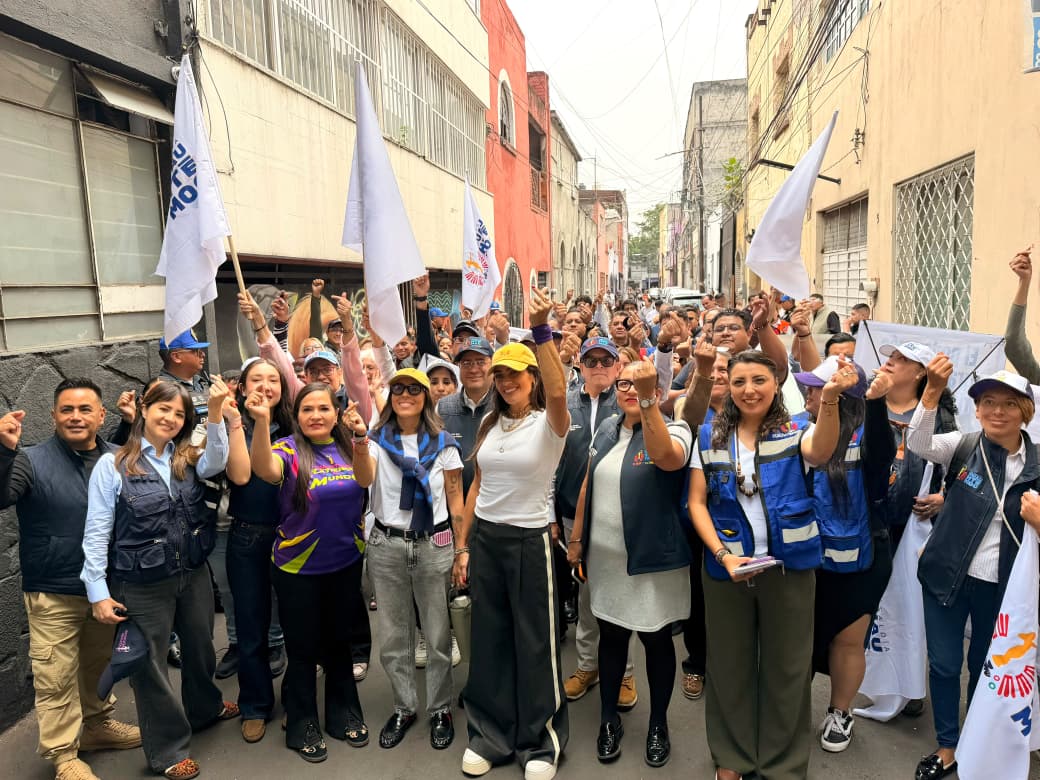 ALE ROJO DE LA VEGA RECORRE LA OBRERA EN JORNADA DE ALCALDÍA EN TUS MANOS