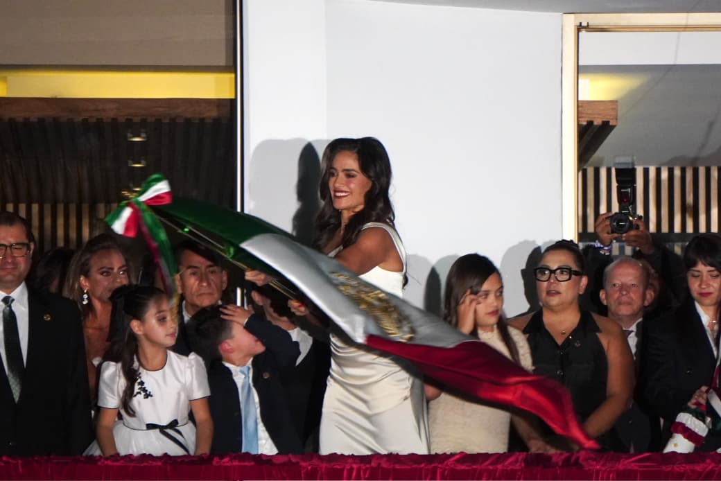 ALE ROJO DE LA VEGA ENCABEZA EL GRITO DE INDEPENDENCIA ANTE MÁS DE 12 MIL PERSONAS EN CUAUHTÉMOC