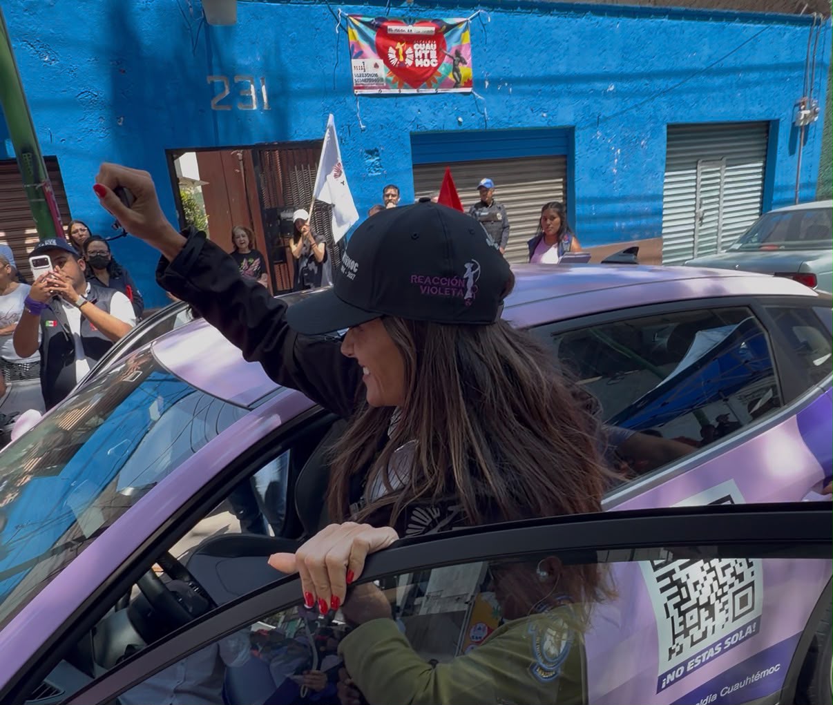 EN BUENAVISTA, ALE ROJO DE LA VEGA ENCABEZA BANDERAZO DE SALIDA A LA UNIDAD MÓVIL REACCIÓN VIOLETA
