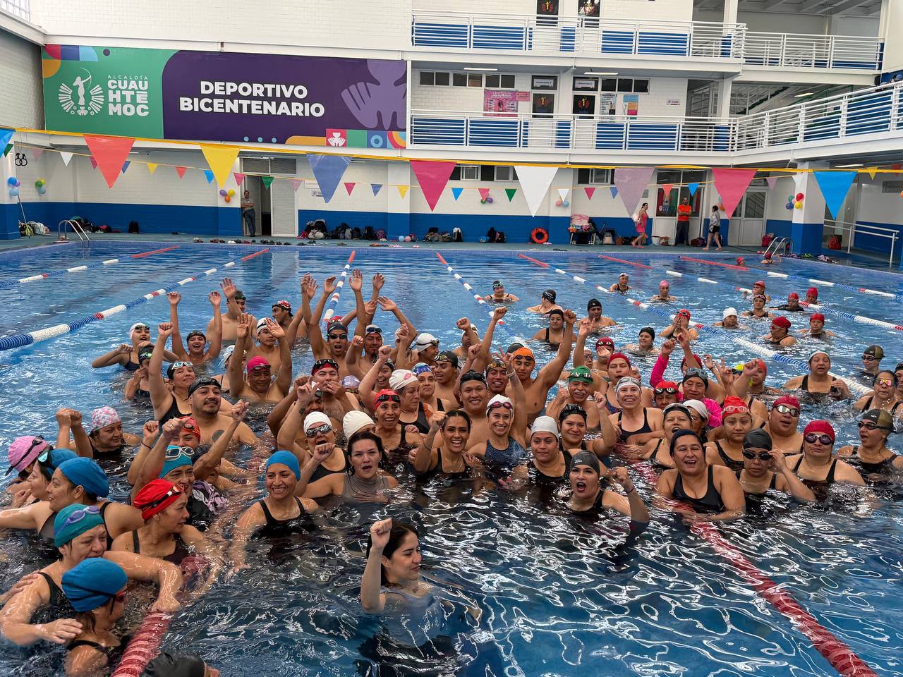 ENTREGA ALE ROJO DE LA VEGA REHABILITACIÓN DE ALBERCA EN EL DEPORTIVO BICENTENARIO