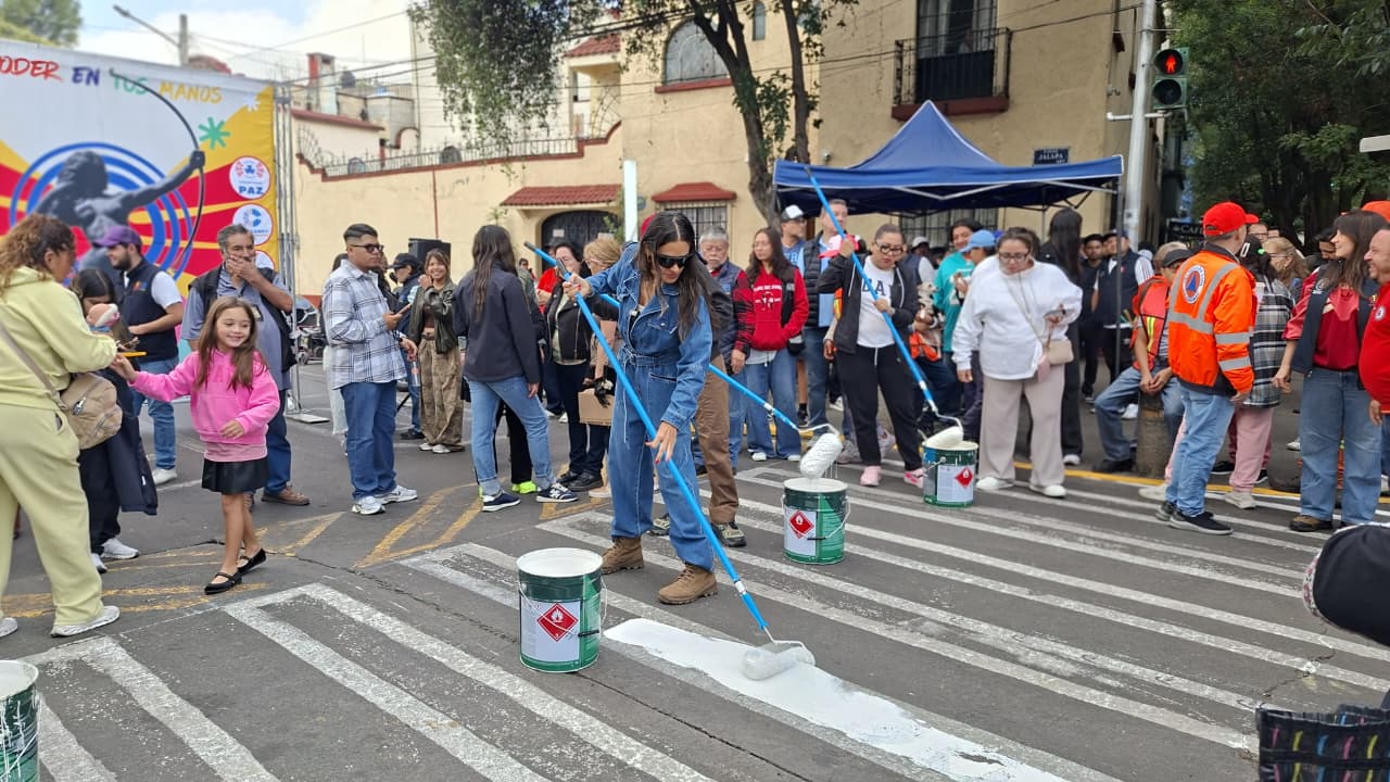ALE ROJO DE LA VEGA ENCABEZA JORNADA DE LIMPIA CUAUHTÉMOC EN LA ROMA SUR