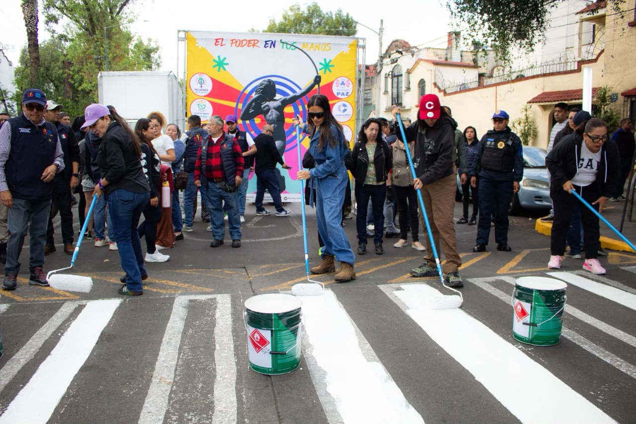 ALE ROJO DE LA VEGA ENCABEZA JORNADA DE LIMPIA CUAUHTÉMOC EN LA ROMA SUR