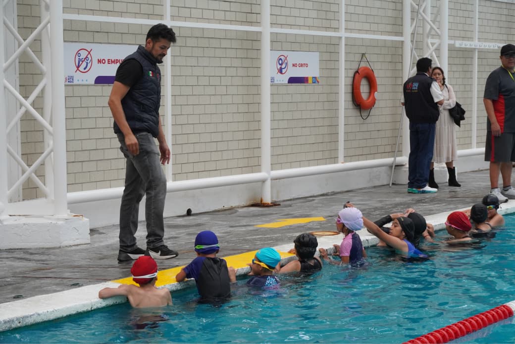 ARRANCA DEPORTE ESTUDIANTIL EN CUAUHTÉMOC CON CLASES GRATUITAS DE NATACIÓN PARA MÁS DE 800 NIÑOS