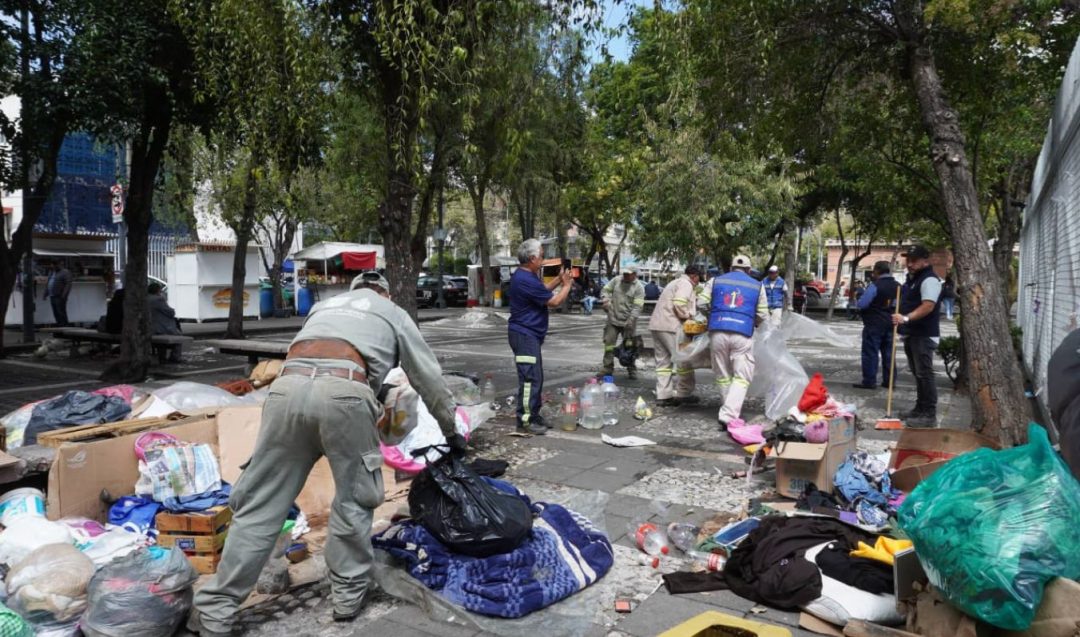 ALCALDÍA CUAUHTÉMOC RETIRA 62 TONELADAS DE TRIQUES Y BASURA EN OBRERA Y DOCTORES