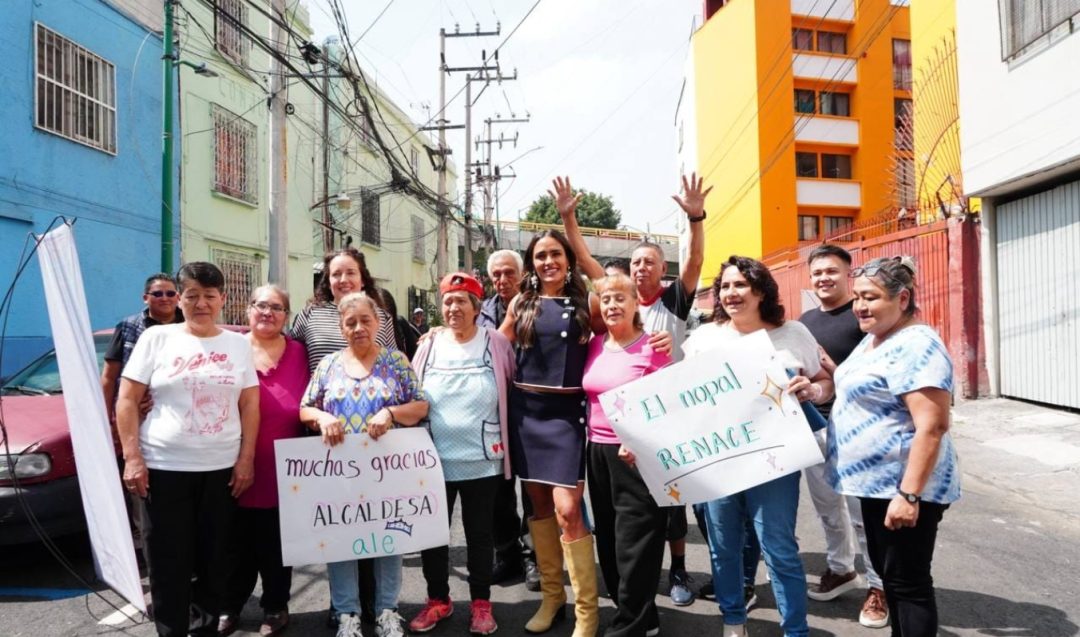 ALE ROJO DE LA VEGA ENTREGA REENCARPETADO EN ATLAMPA Y NUEVAS LUMINARIAS EN LA GUERRERO