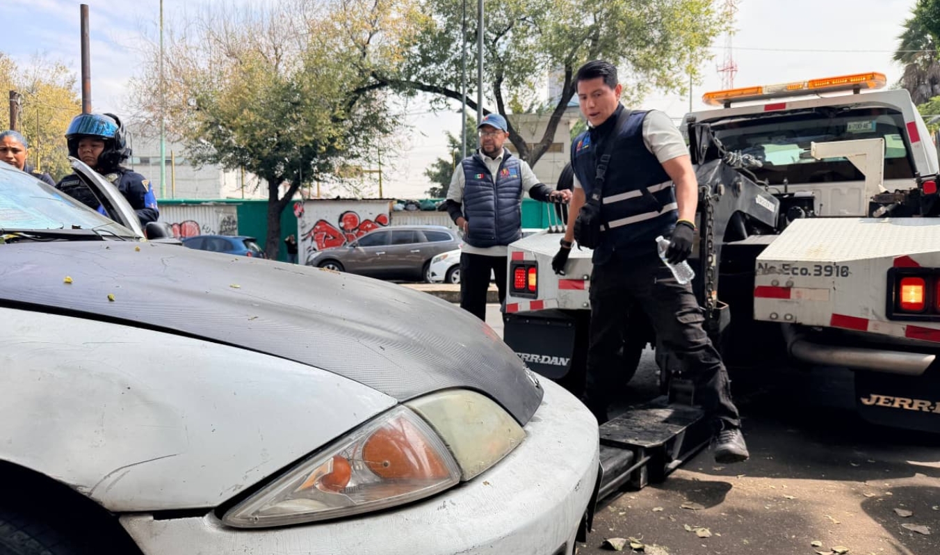 Retiran 95 vehículos abandonados de calles de Cuauhtémoc