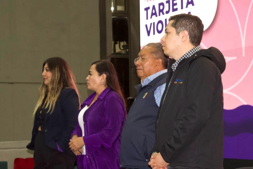ALE ROJO DE LA VEGA CONTINÚA ENTREGA DE APOYOS DE PROGRAMAS SOCIALES EN CUAUHTÉMOC