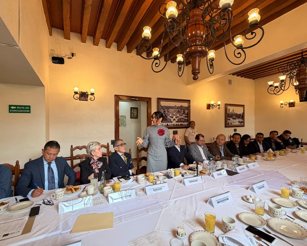 ALE ROJO DE LA VEGA SE REÚNE CON RESTAURANTEROS DEL CENTRO HISTÓRICO PARA BUSCAR SOLUCIONES