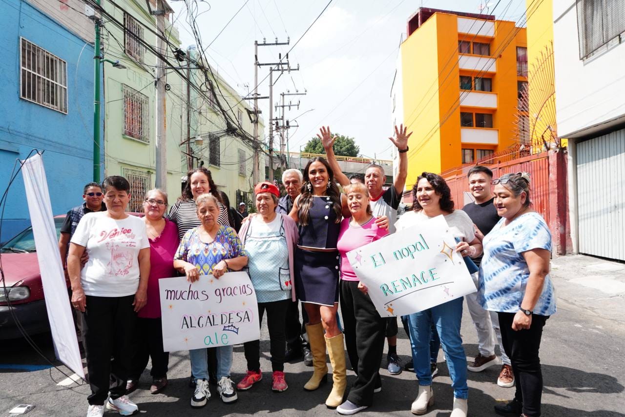 ALE ROJO DE LA VEGA ENTREGA REENCARPETADO EN ATLAMPA Y NUEVAS LUMINARIAS EN LA GUERRERO