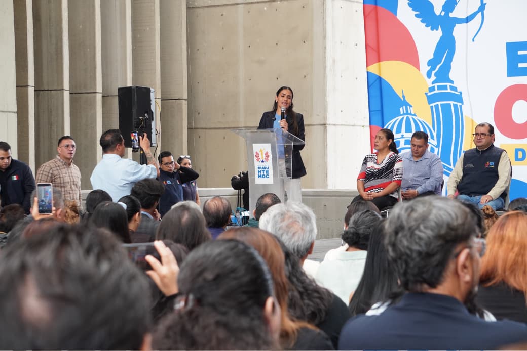 ALE ROJO DE LA VEGA ENTREGA 93 CÉDULAS DE EMPADRONAMIENTO A LOCATARIOS DE MERCADOS PÚBLICOS