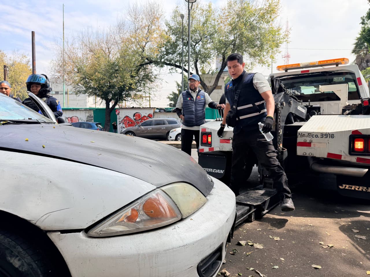 Retiran 95 vehículos abandonados de calles de Cuauhtémoc