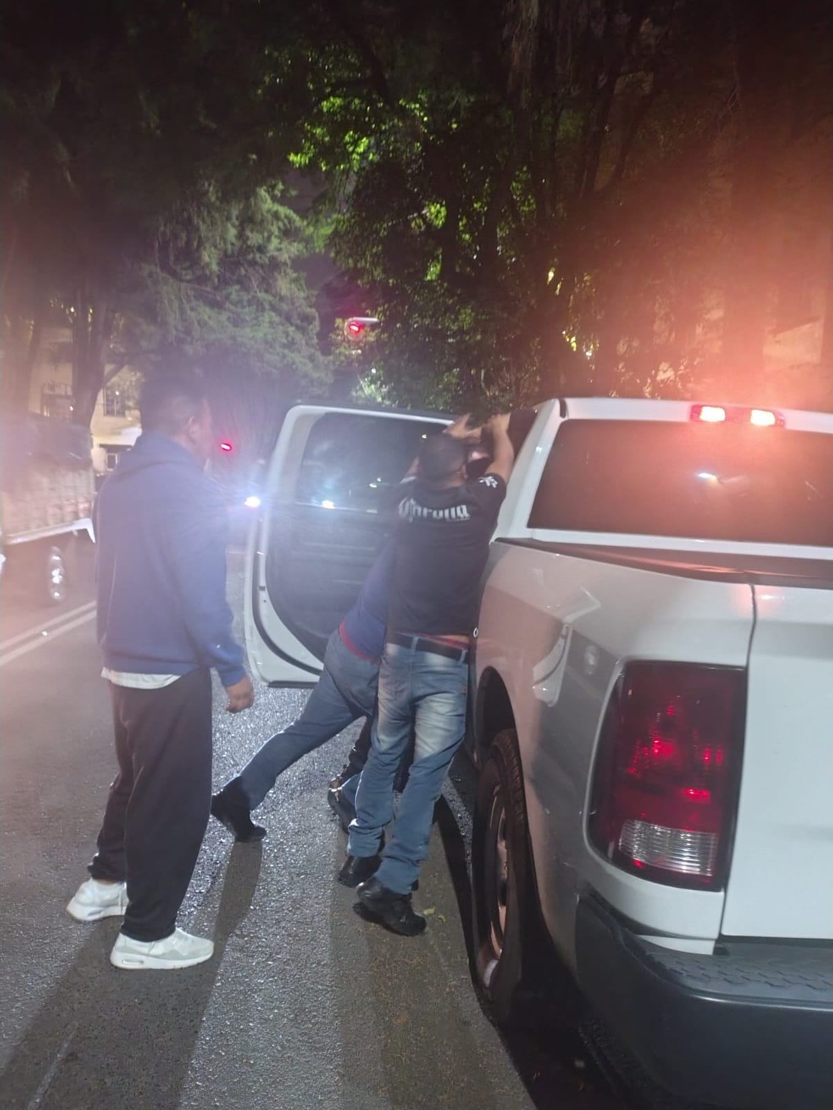 Vecinos aportan información para identificar a presunto responsable de envenenar perros